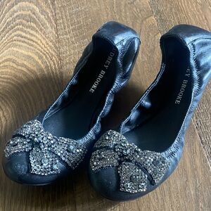 Leather Ballet Flats w crystal bow accent